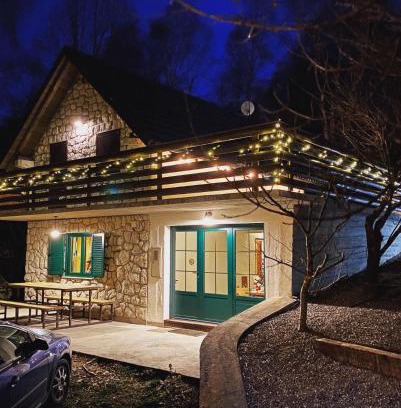 Breze Ski Chalet | SanMari forest