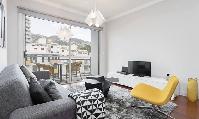 Sao Pedro Apartment | Santa Catarina I, modern city apartment
