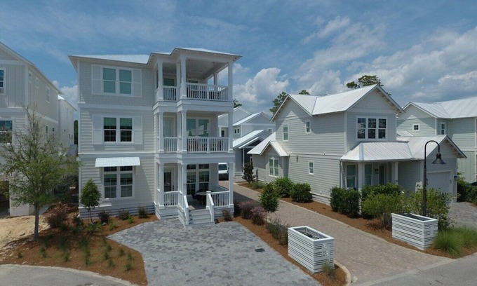 Grayton Beach House | Santa Rosa Beach Blonde~ New with Elevator