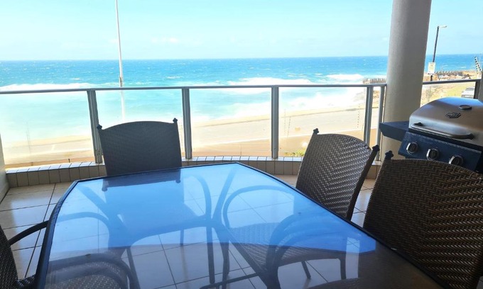 Margate Beach Apartment | Santorini 106A