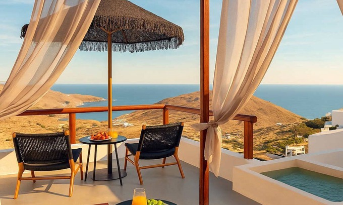 Akrotiri Apartment | Santorini Luxury Suite w/Rooftop HotTub & SeaView