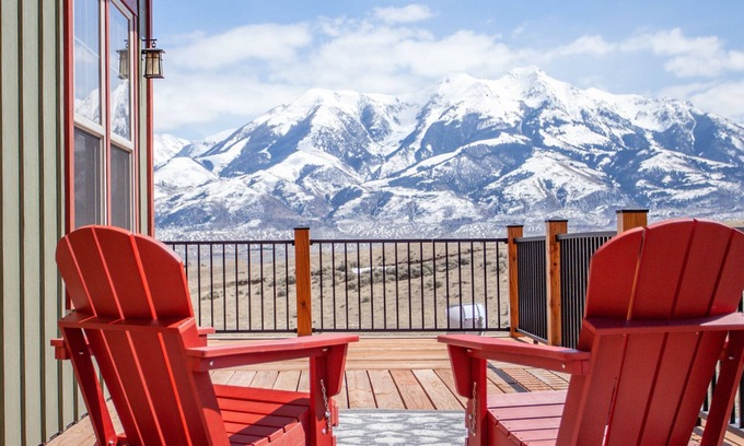 Emigrant House | Sapphire Solace · Sapphire skies and mountain views of a lifetime