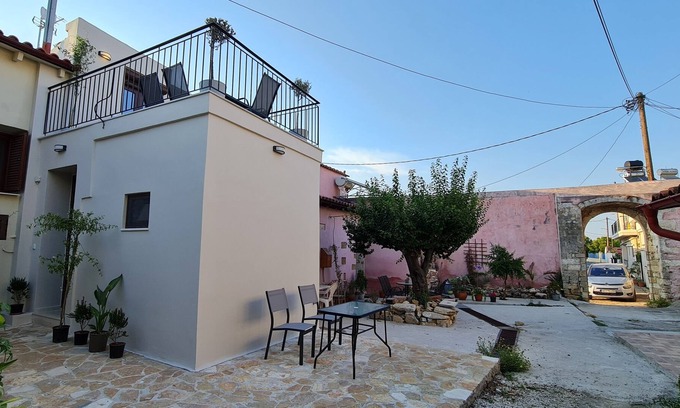Vamvakopoulo House | Sappho House