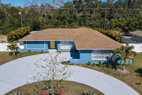 Trailer Estates House | Sarasota Serenity