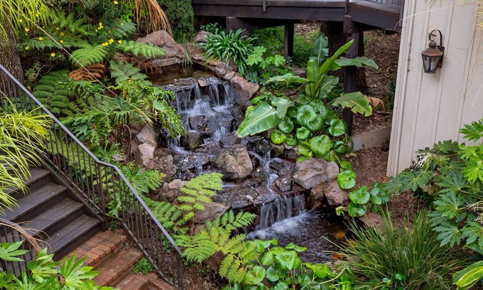 Saratoga Hotel | Saratoga Oaks Lodge