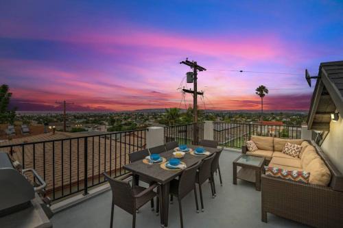 Point Loma Heights House | Saratoga Sunset - Rooftop - Sleek - Walk to Beach