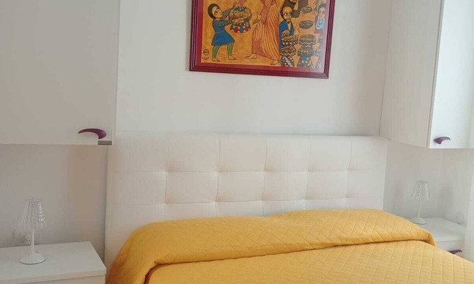 Pizzo Apartment | Sardanelli Palace, elegant apartment in downtown