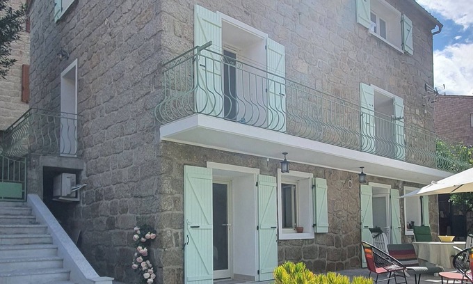 Sartene Apartment | SARTENE, BEAUTIFUL 52m2 APARTMENT ON PRIVATE GARDEN GROUND,