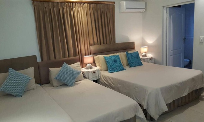 Rondebosch East Bed & Breakfast | Savoy Lodge - Budget Triple Room 4