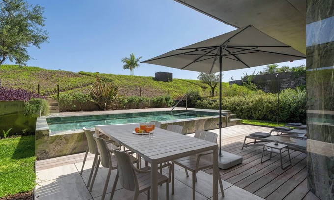 Sao Martinho Apartment | Savoy Monumentalis IX – Luxury & Private Pool