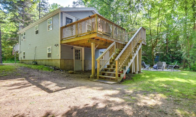Gilmanton House | Sawyer Lake Retreat w/Decks: Walk to Beach!