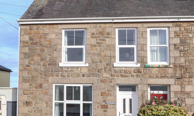 Carnbrea Cottage | SCARBORO, pet friendly, with a garden in Redruth