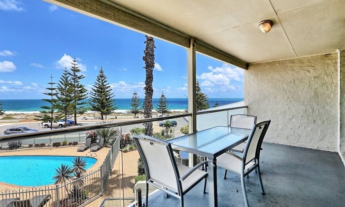 Scarborough Apartment | Scarborough Beach Front Resort - Shell Seven