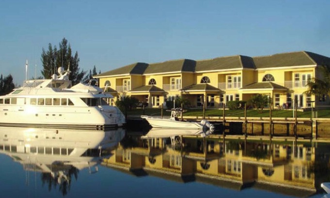 Bell Channel Bay Condo | Scarborough Villas #2 · Luxurious Villa - Deepwater Channel - Docks & Pool