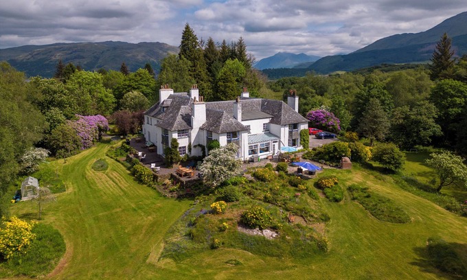 Taynuilt Apartment | Scenic country suite located at Lonan Country House & Gardens in Scotland!