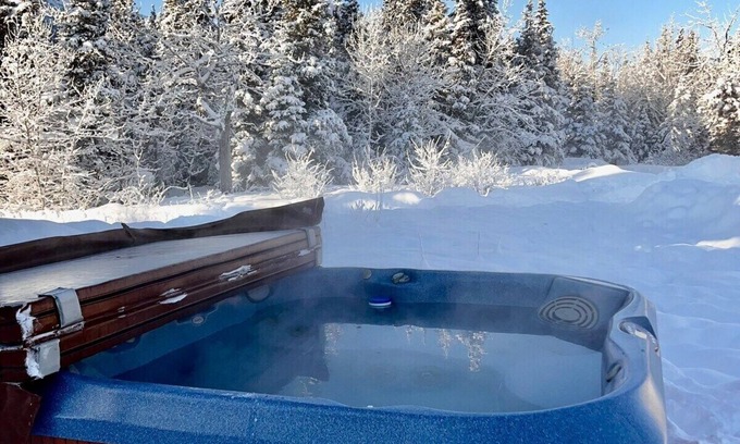 Knik River Apartment | Scenic Getaway with a hot tub