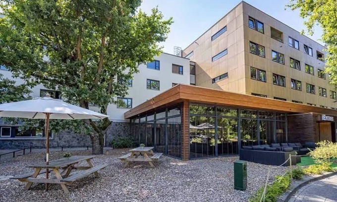 Bergen op Zoom Hotel | Scenic Room Near Ravelijn with Free Parking and Indoor Pool