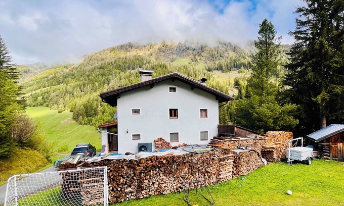 Schmirn House | Schmirnhaus in the mountaineering village
