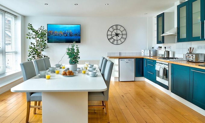 Coalbrookdale House | School Path Ironbridge Townhouse with Roof Terrace