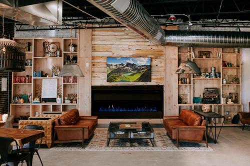 Central Colorado Springs Hotel | SCP Colorado Springs Hotel