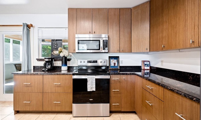 Greater South River City House | Screened-in Porch Walkable to Soco