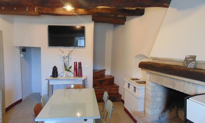 Arcevia Apartment | SE051 - Palazzo d'Arcevia, charming renovated three-room apartment