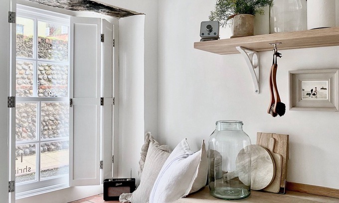 Cromer Cottage | Sea air and starry nights - there's space for two and your four legged friend.