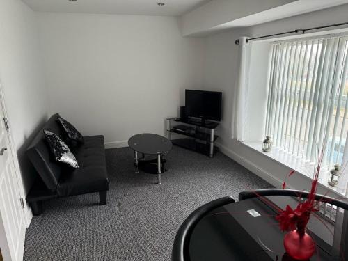 Castle House | Sea Breeze 1-Bed Retreat with Parking