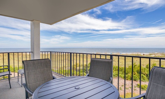 Folly Field Condo | Sea Cloisters Family Villa w/Ocean Views, Complex Pool