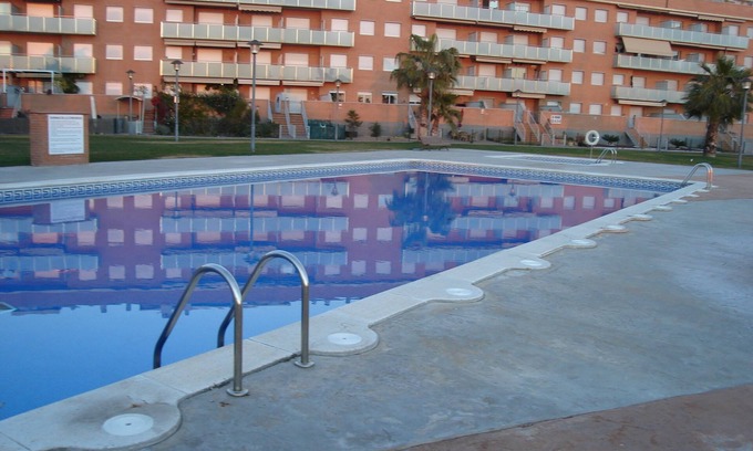 Cubelles Apartment | Sea Front Apartment. Sea views. Swimming pool. Private parking. Air conditioning.