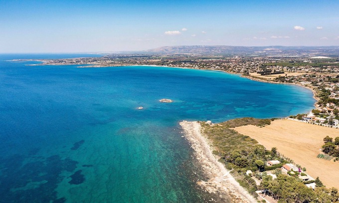 Punta Milocca Ski Chalet | Sea front villa ,direct access to the rocky beach, Siracusa, Sicily