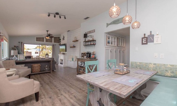 Tavernier House | Sea Glass Cottage Beautiful Canal Front Home