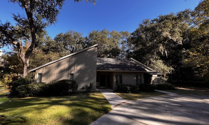 Heritage Woods House | Sea Pines, Brand New Kitchen/Main Suite, private pool/spa, Quiet Neighborhood