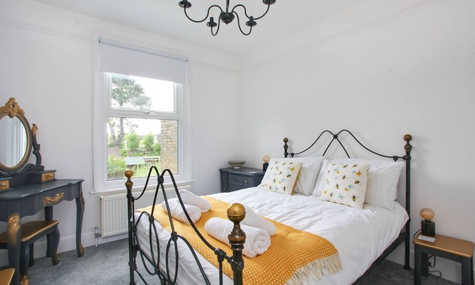Deal House | Sea Salt Cottage - Dog friendly, mins to beach, Nr to many Golf clubs