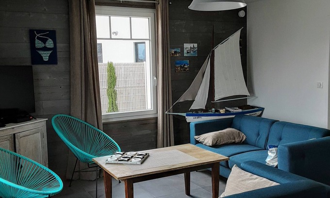 Les Boucholeurs House | Sea view, 5 minutes from Chatelaillon beach. a lovely family home.