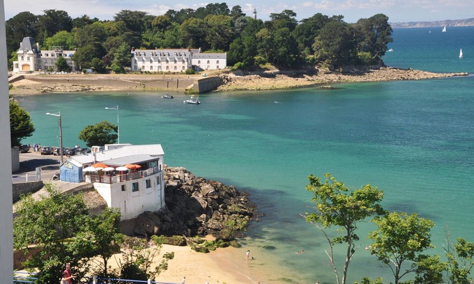 Douarnenez Apartment | Sea View Apartment 'Face Mer - 50m Beach'