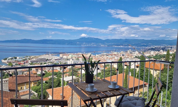 Rijeka Apartment | Sea view apartment with free parking