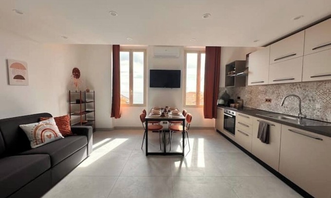 Roquebrune-Cap-Martin Apartment | Sea View & Boho Chic Comfort 2 steps from Monaco