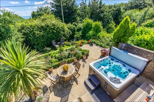 Hastings Apartment | Sea View Holiday Flat - Covehurst Bay