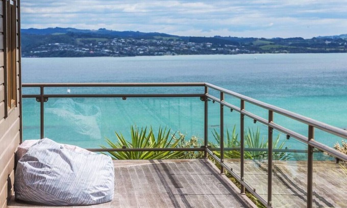 Omiha House | Sea views and sublime sunsets from the spa