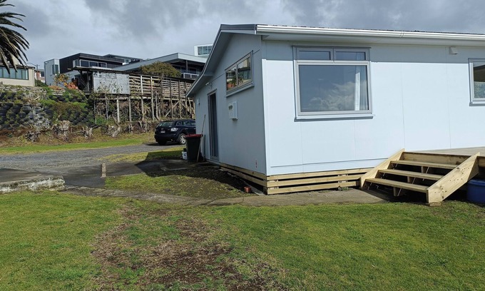 New Plymouth Cottage | Sea views, near beach, fishing club, supermarket, private