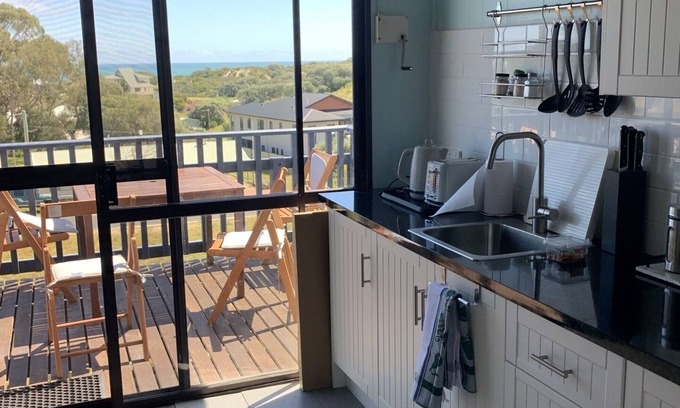 Preston Beach Apartment | Sea Vista Cottage- apartment