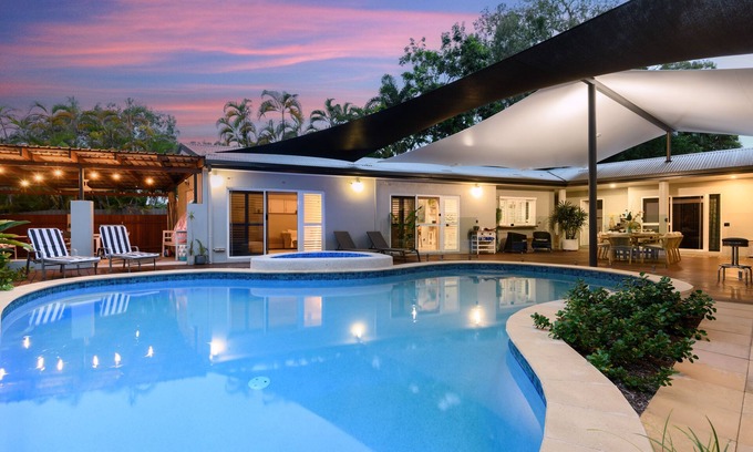 Port Douglas House | Seabrook Beach House & Cottage