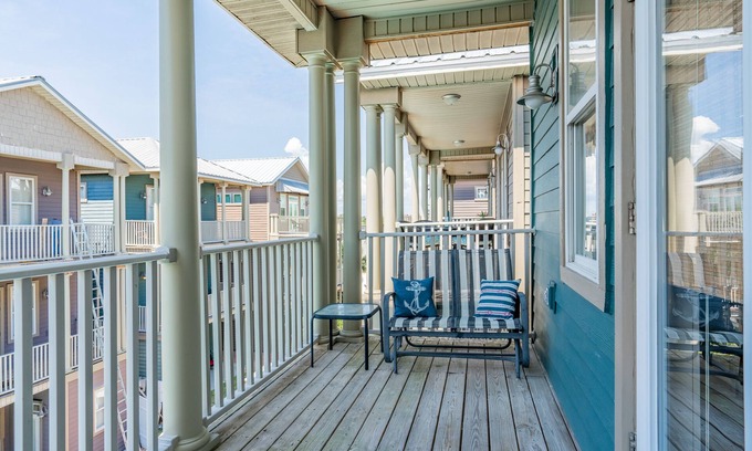 Crescent Beach Condo | Seaesta