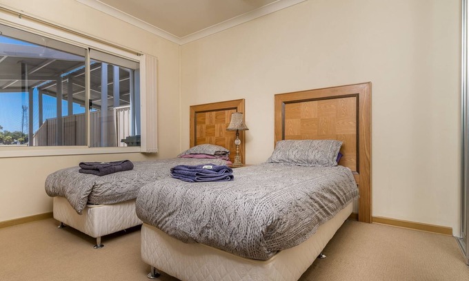 Jurien Bay Villa | Seafront 49, Jurien Bay