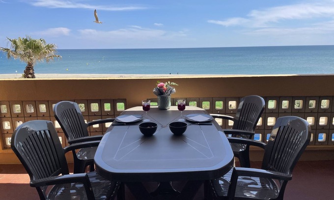 Le Barcares Apartment | Seafront apartment in BARCARES- Air conditioning - Netflix