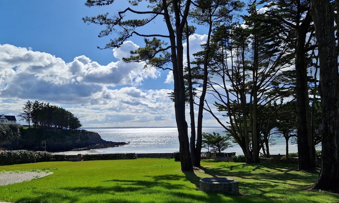 Crozon Villa | Seafront family home - Waterfront - Sleeps 14