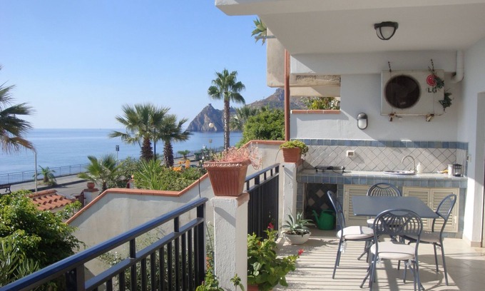 Sant'Alessio Siculo Condo | SEAfront Panoramic Terrace, FREE Parking & Beach,