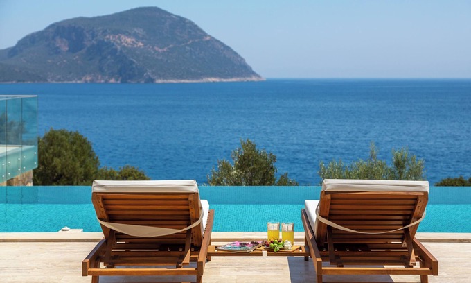 Kalkan Villa | seafront villa with private beach