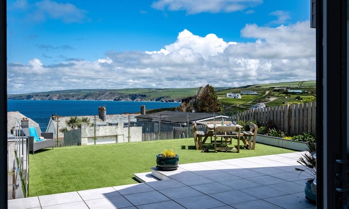 Port Isaac Cottage | SEAHAVEN, pet friendly, country holiday cottage in Port Isaac